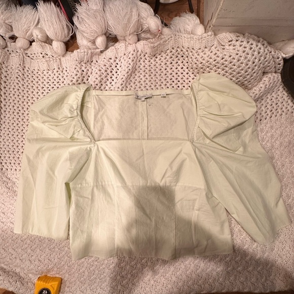 NWOT VINCE SIZE 8 women’s Elegant Light Green blouse - Picture 4 of 11